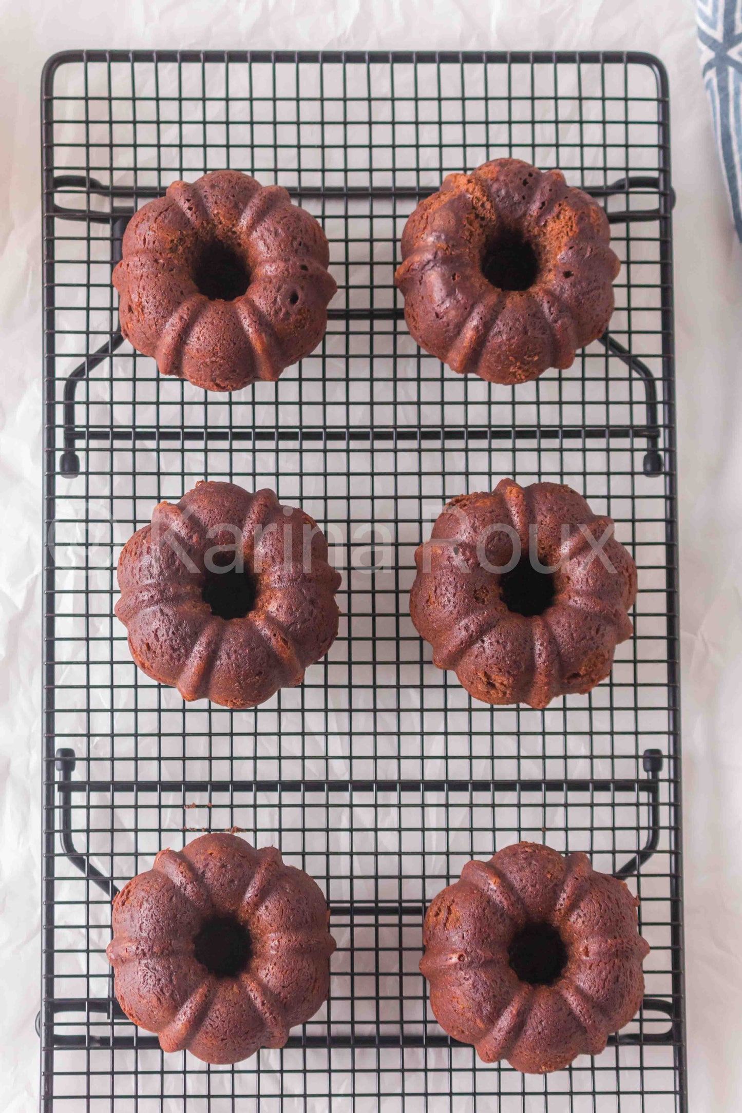 Chocolate mini bundt cake - Only 4 SETS