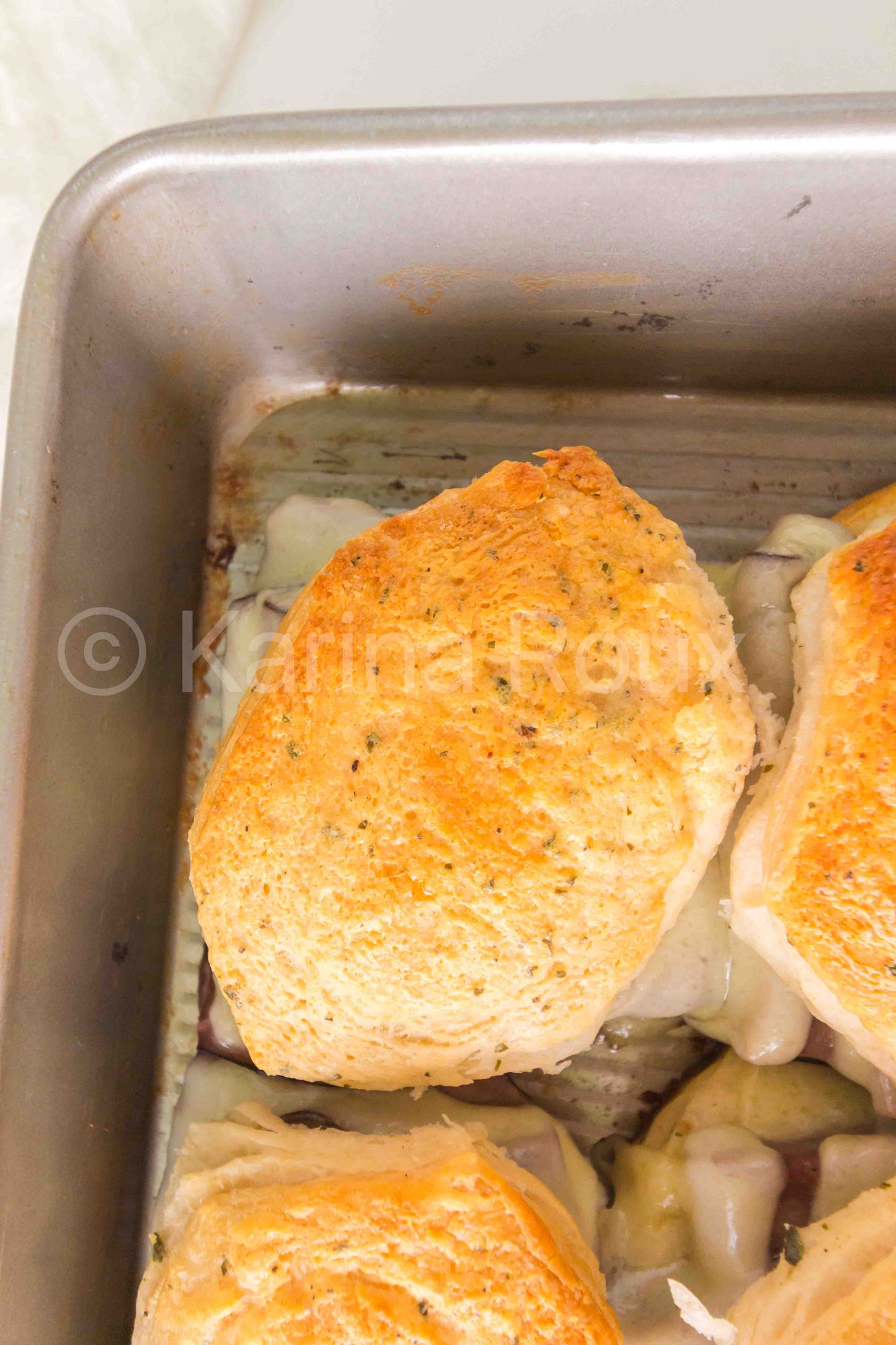Roast beef biscuit bake sliders