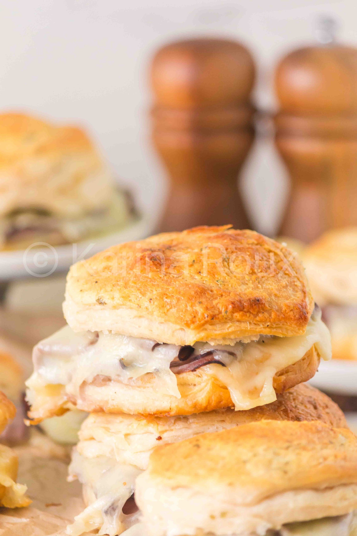 Roast beef biscuit bake sliders