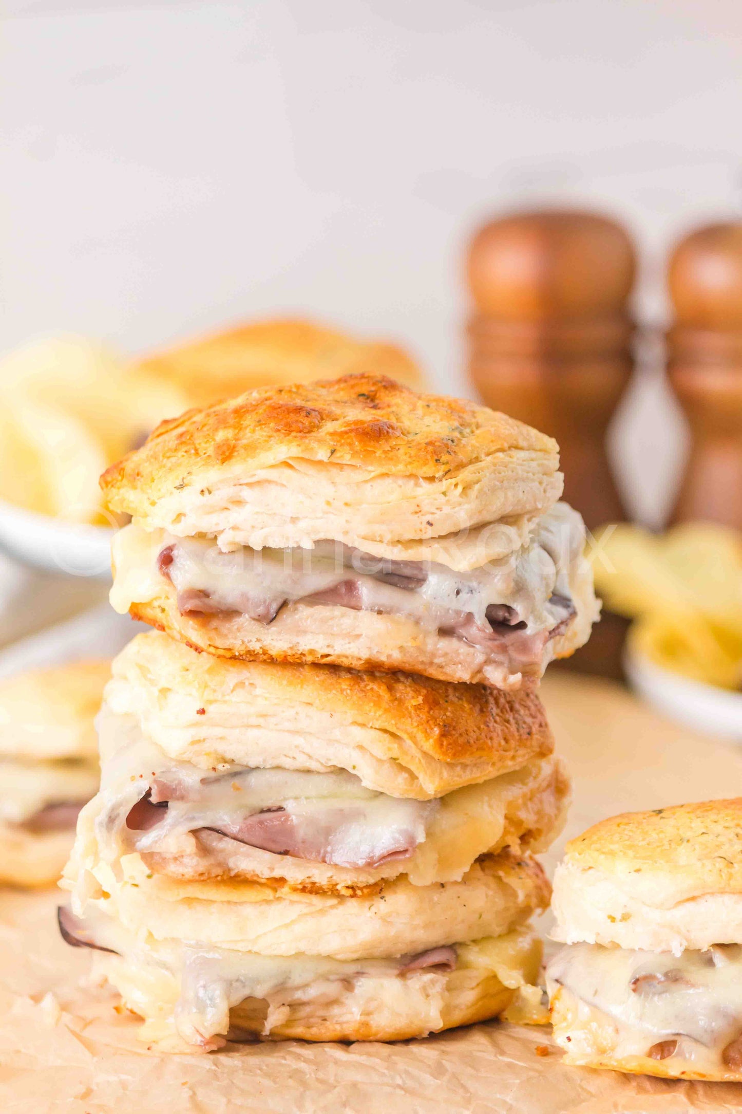 Roast beef biscuit bake sliders