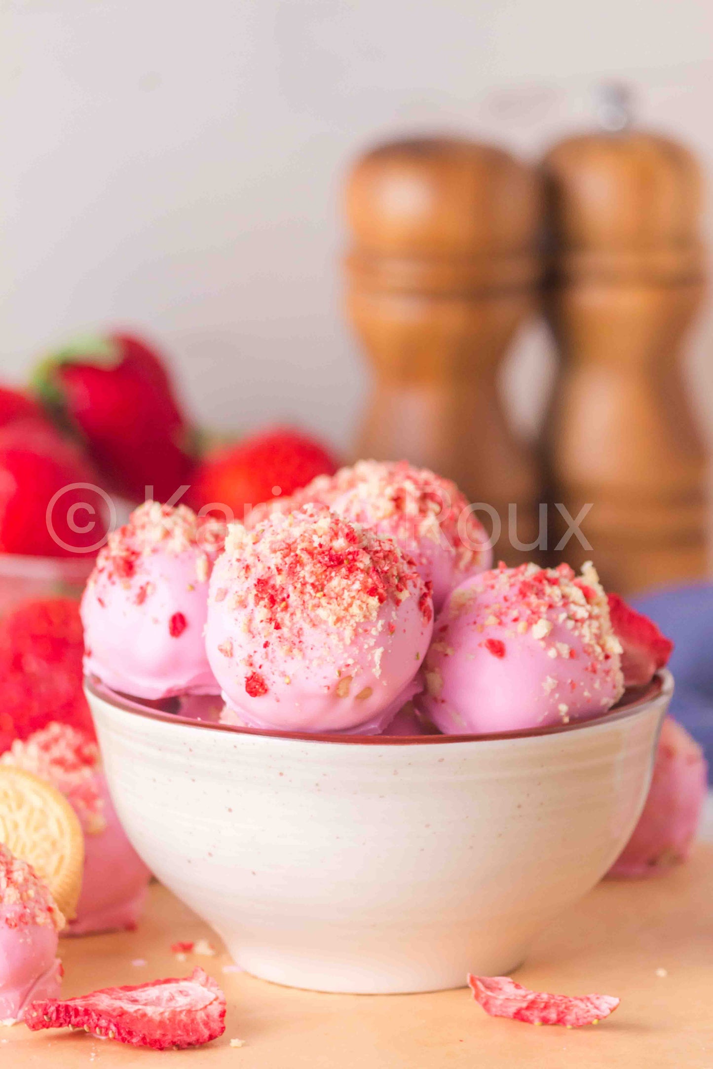 Strawberry Cheesecake Truffles (5 sets)