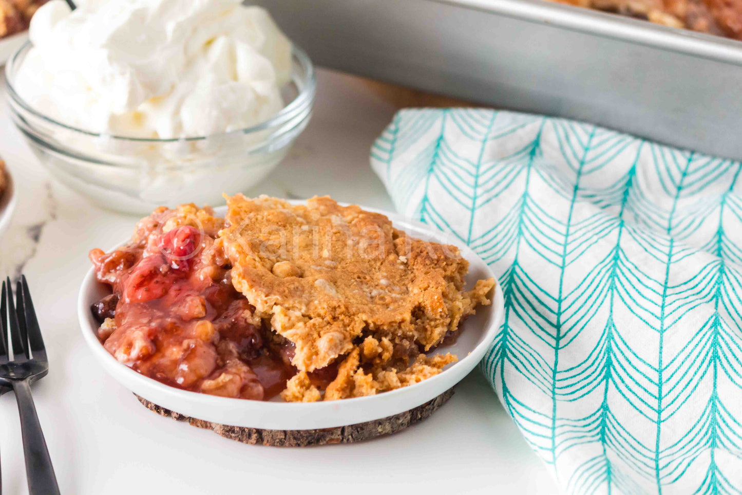 Strawberry Dump Cake - ONLY 4 SETS