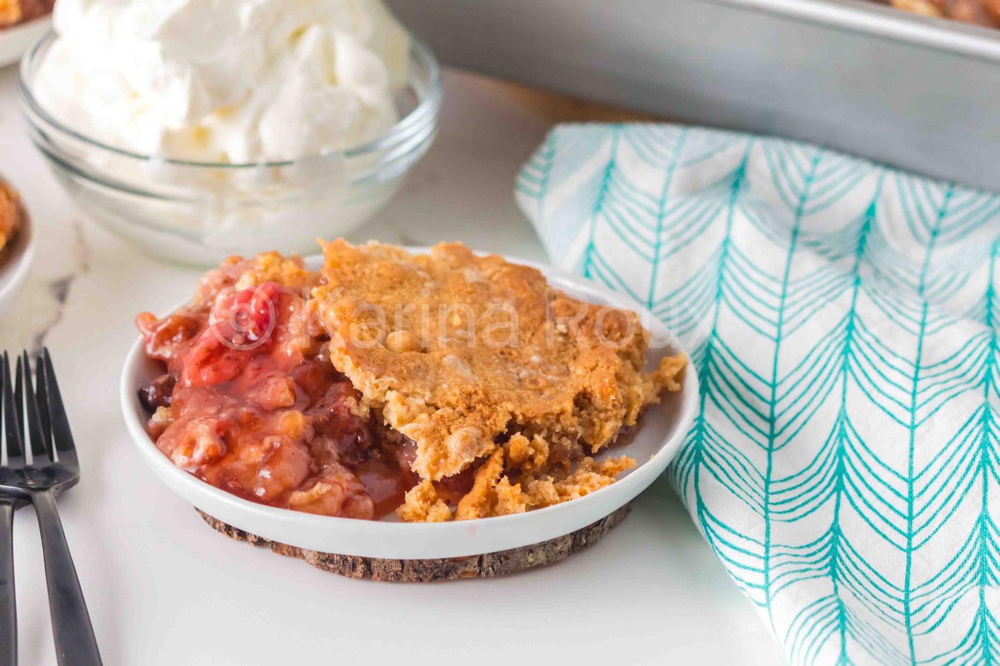 Strawberry Dump Cake - ONLY 4 SETS