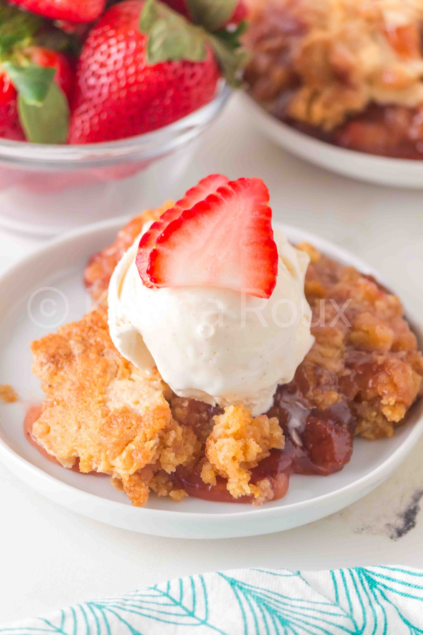 Strawberry Dump Cake - ONLY 4 SETS