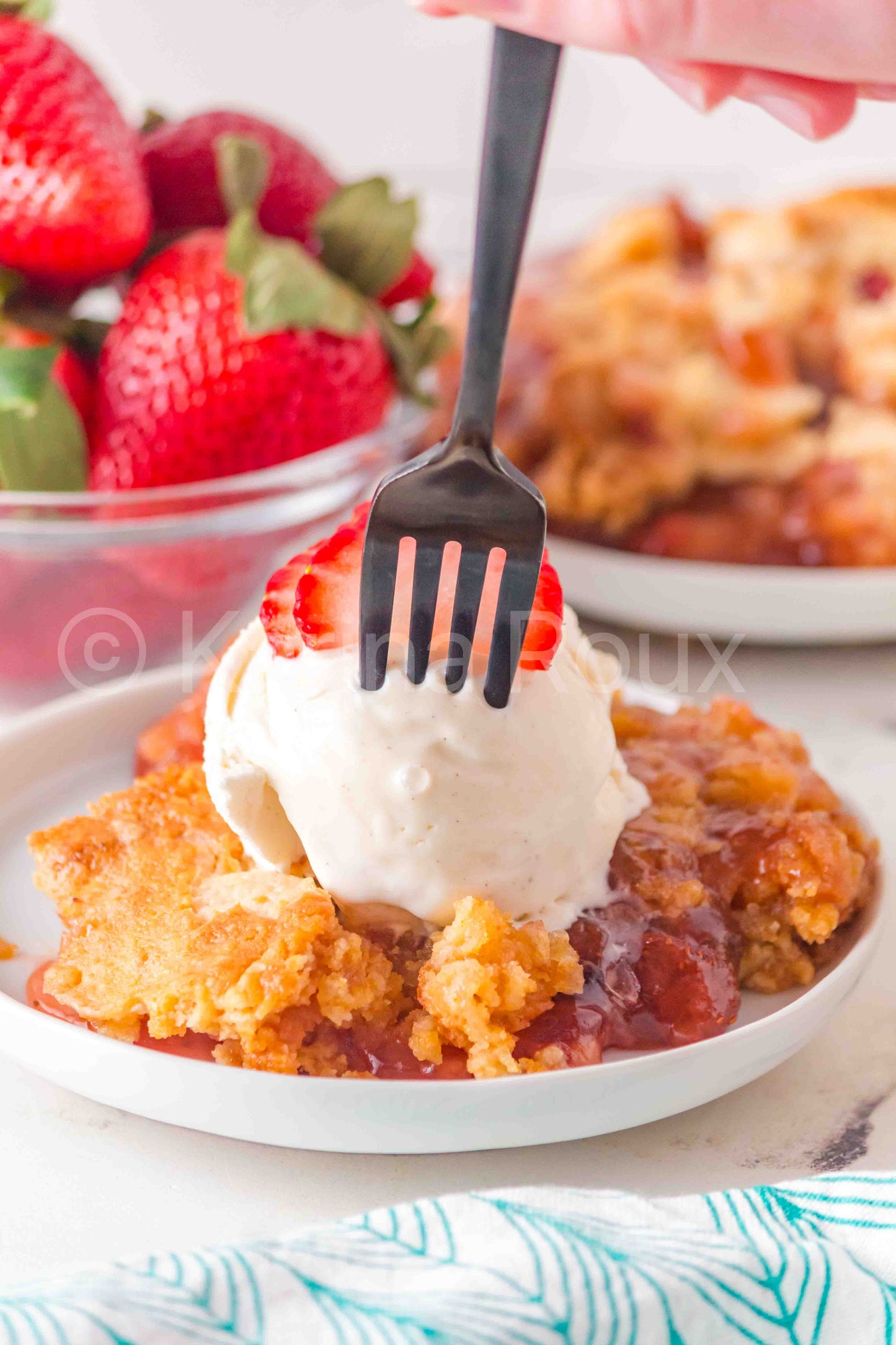 Strawberry Dump Cake - ONLY 4 SETS