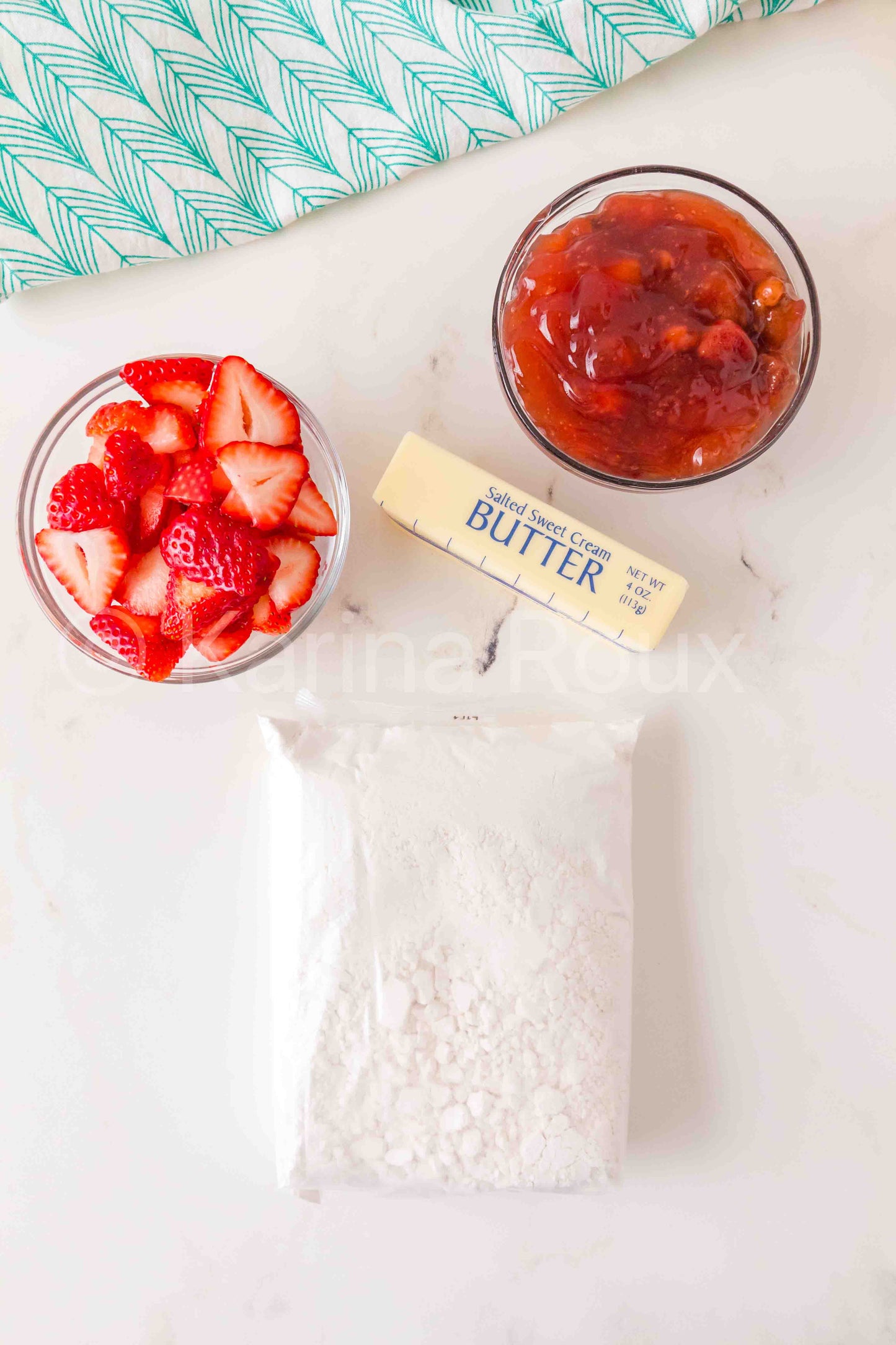 Strawberry Dump Cake - ONLY 4 SETS